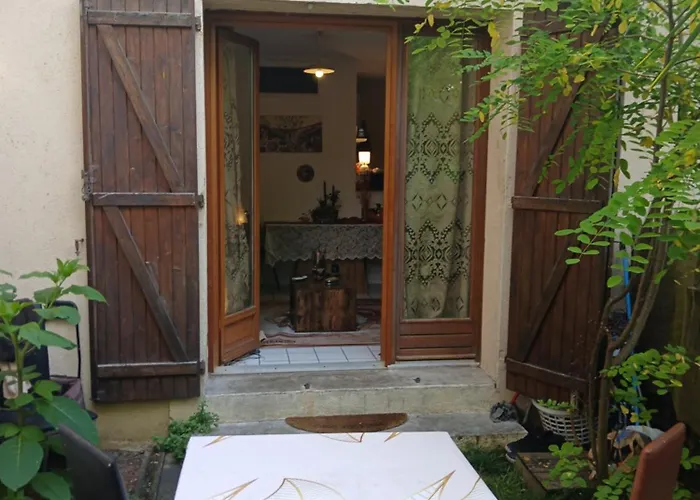 Comme A La Maison Chez Dominnique Coquet T2 Avec Jardin Homme Chaleureux