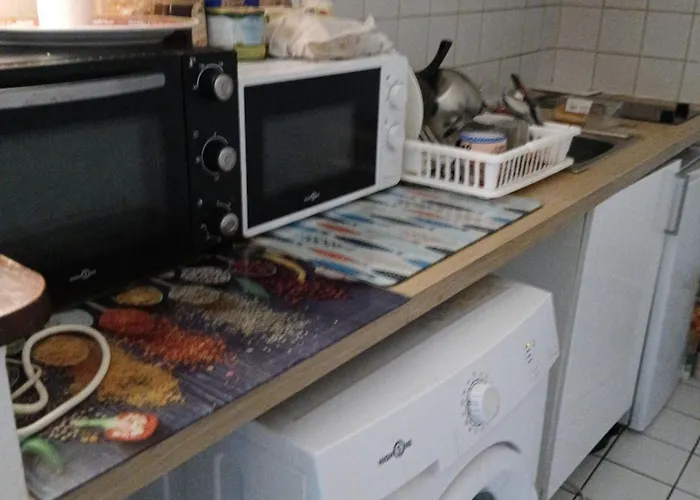 Comme A La Maison Logez Chez Dominique Dans Coquet T2 Avec Jardin